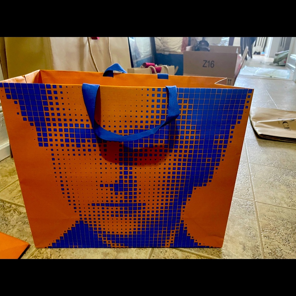 Louis Vuitton shopping bag